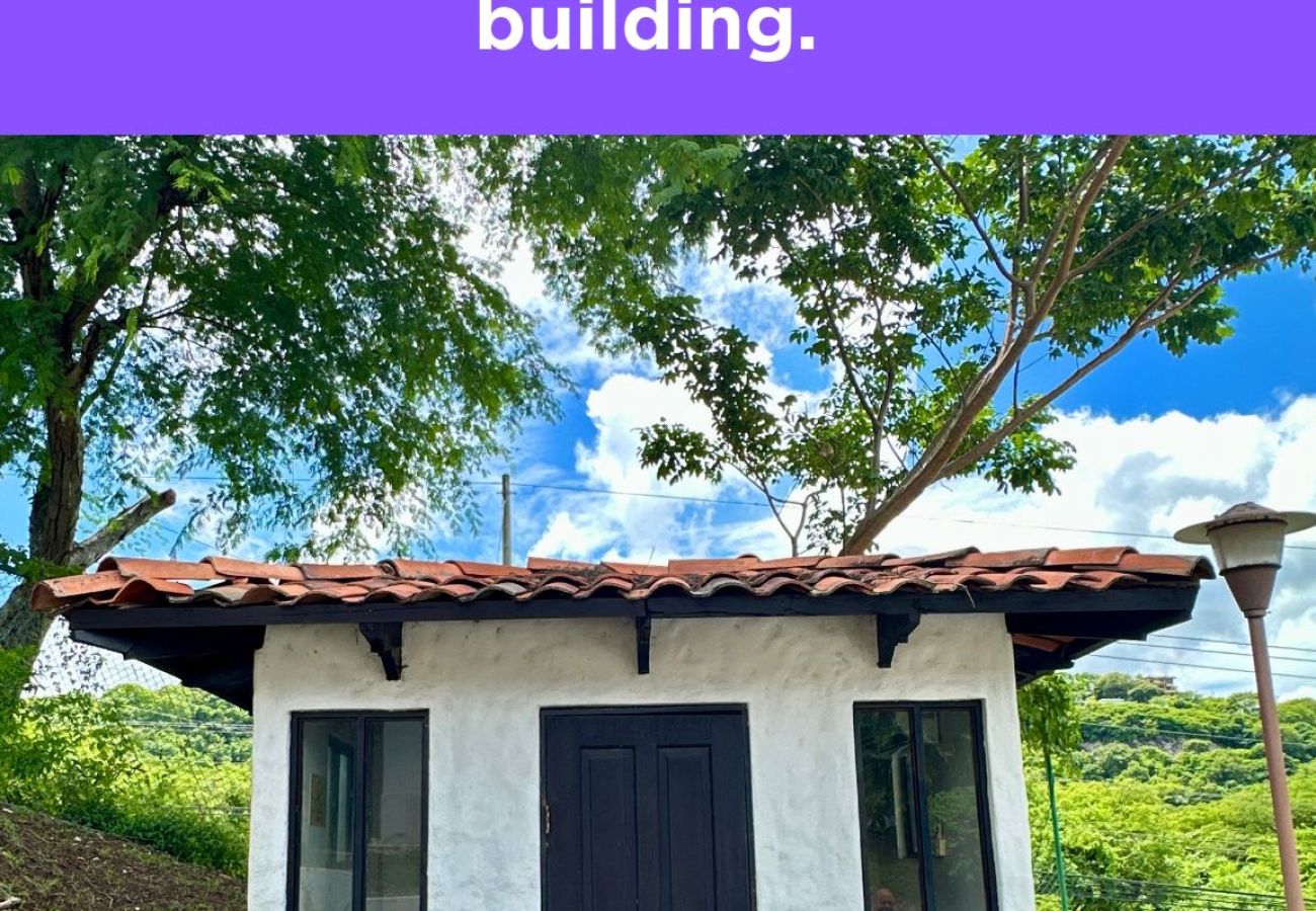 Villa en Playa Hermosa - Casa de Encanto Tropical