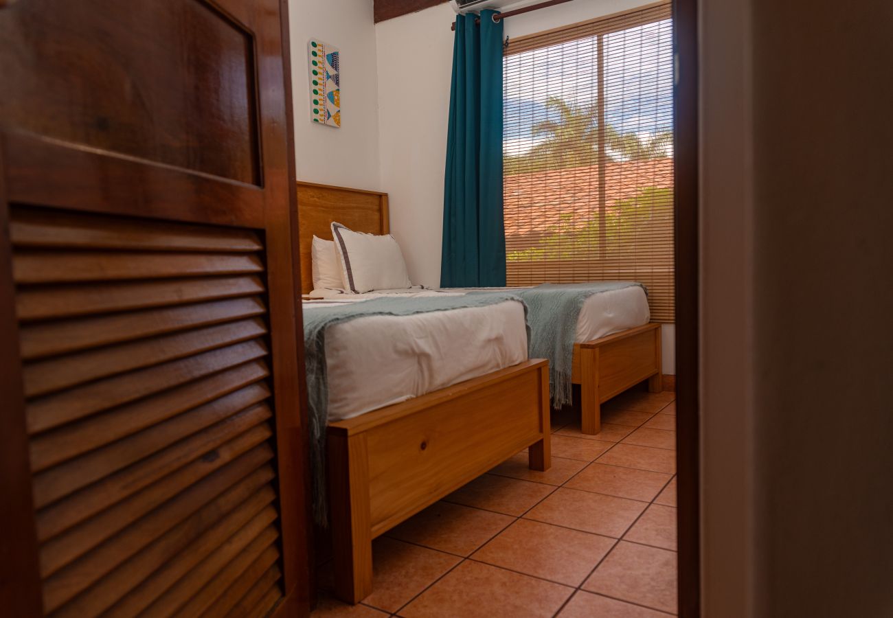 Villa en Playa Hermosa - Casa de Encanto Tropical