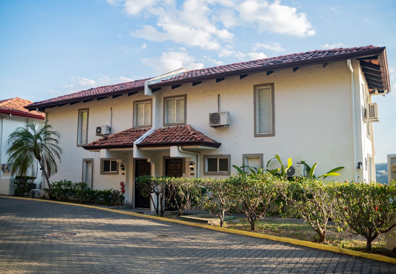 Villa en Playa Hermosa - La Morada del Ocaso