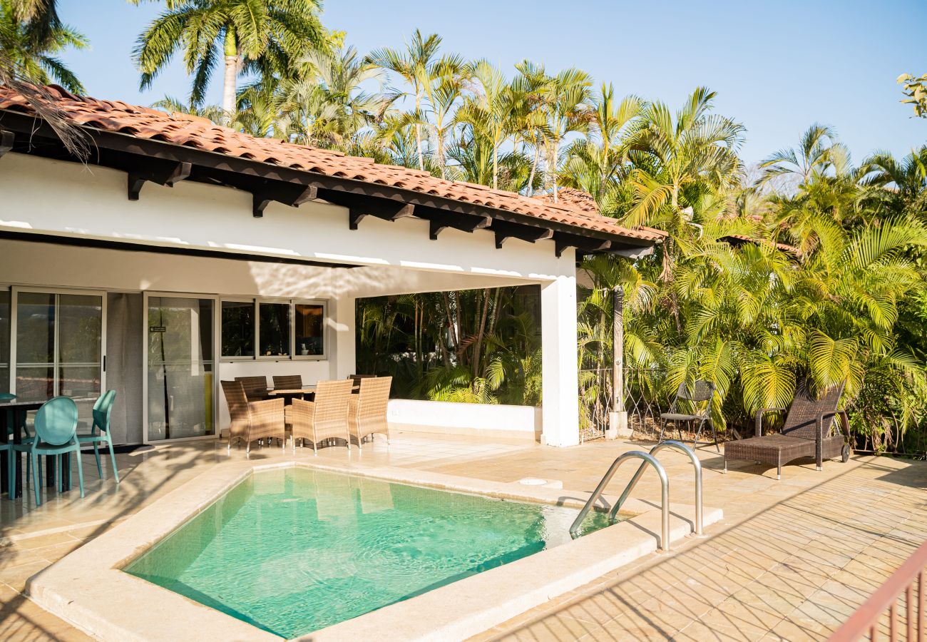 Villa en Playa Hermosa - Private Villa With Resort Experience