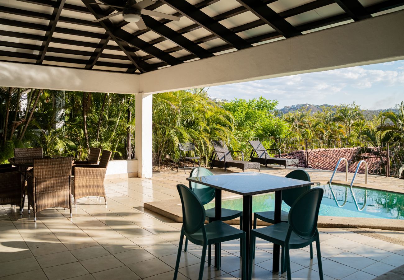 Villa en Playa Hermosa - Private Villa With Resort Experience