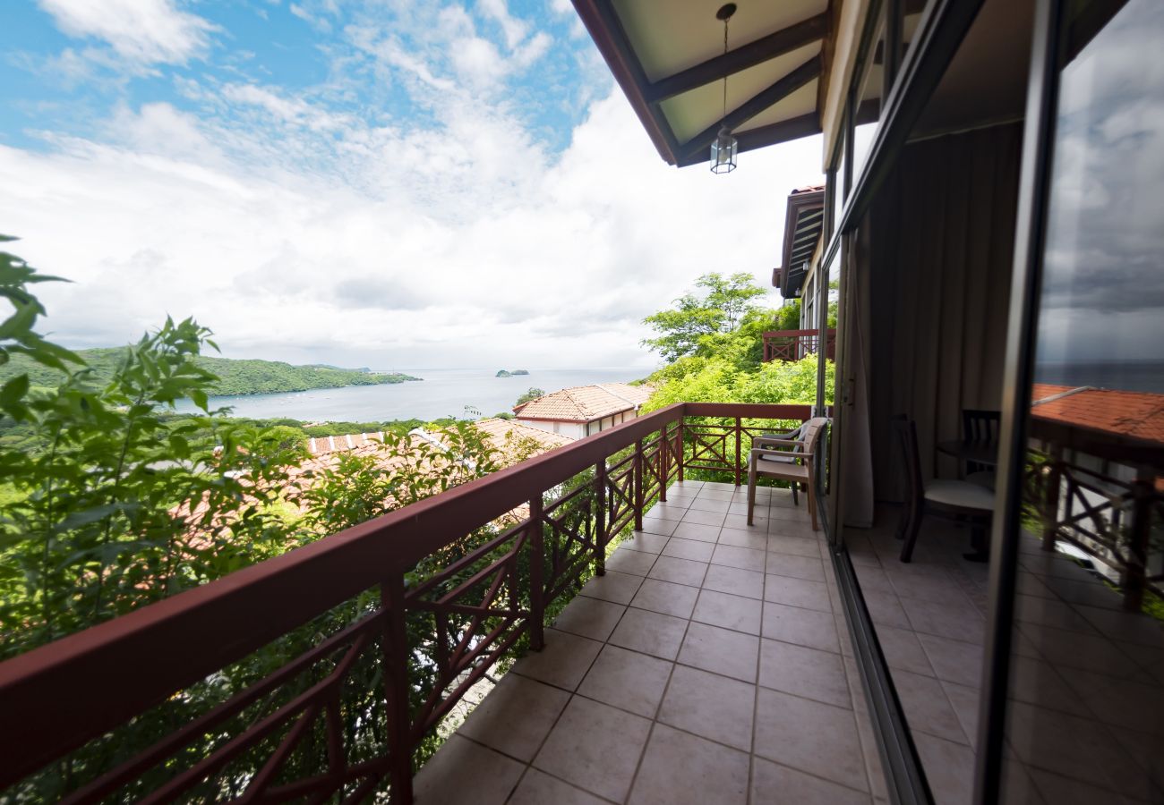 Villa en Playa Hermosa - Ocean and Mountain View Villa