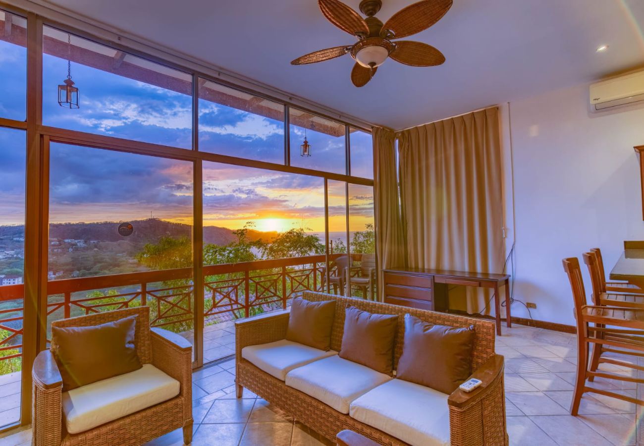 Villa en Playa Hermosa - Ocean and Mountain View Villa